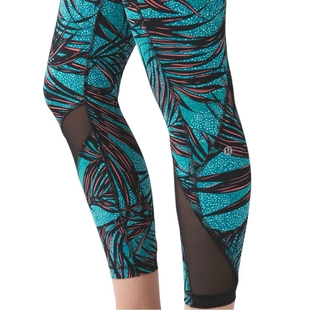 Lululemon Inspire Tight II size 6 in Palm Lace Tofino Teal Multi